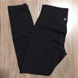 Lululemon Aligns! 7/8 size 6